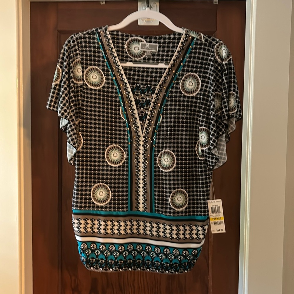 NWT JM Collection Top